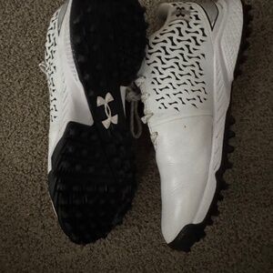 Under Armor Turf Shoes Woman’s size 7